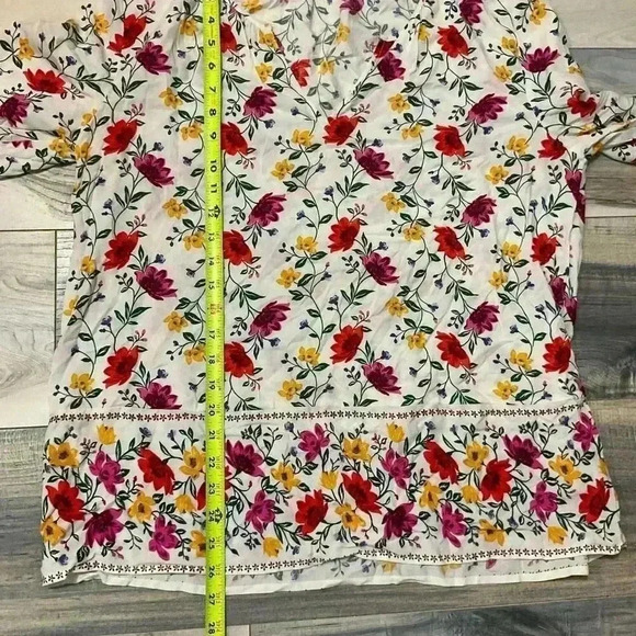 Old navy Floral Blouse v-neck Women’s Size Large - Picture 6 of 6